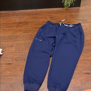 Figs Deep Blue Technical Joggers Set
Two tops and one pair of joggers